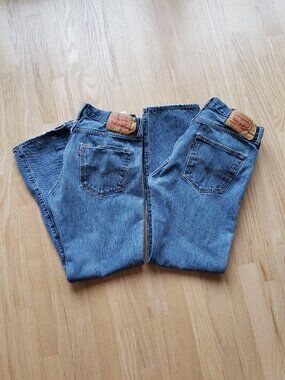 2 Pair Levis 501 Button Fly Straight Jeans - 33 x 32